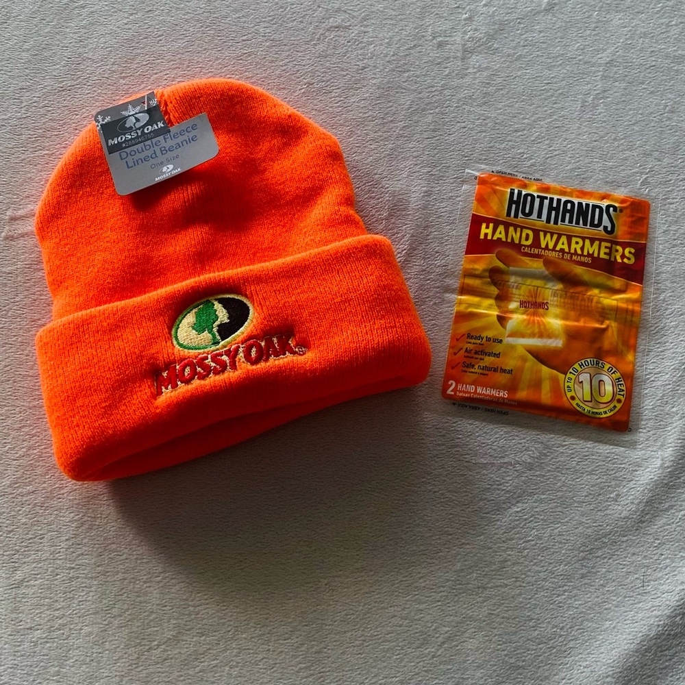 Mossy Oak thick winter Beanie with free Hot Hands Warmers.  Bright Orange. NWT
